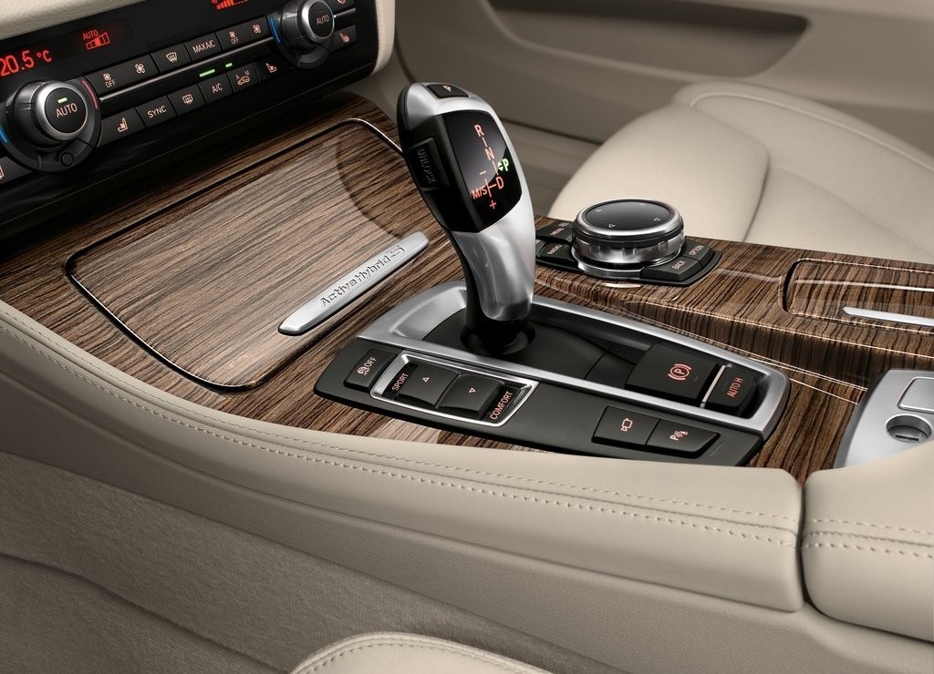 BMW 5 SERIES SEDAN, foto 46