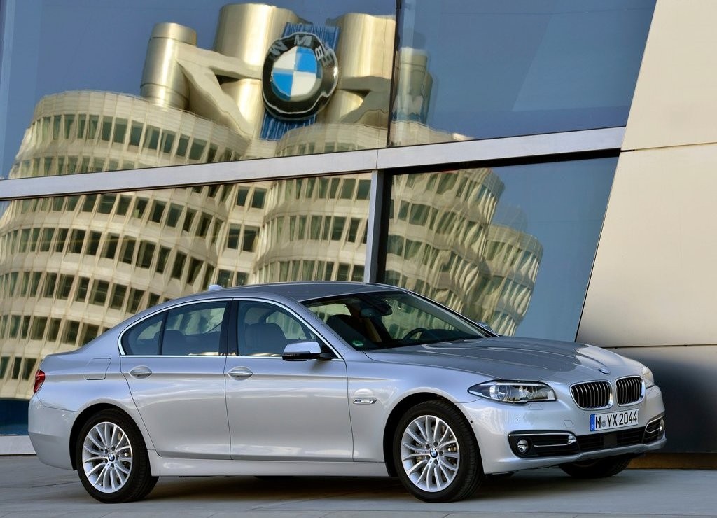 BMW 5 SERIES SEDAN, foto 59