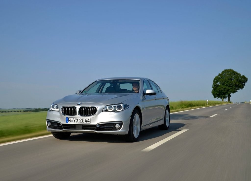 BMW 5 SERIES SEDAN, foto 74