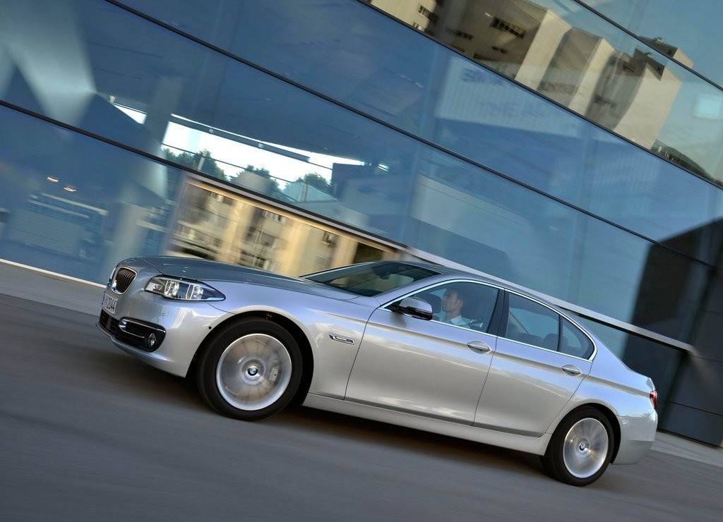 BMW 5 SERIES SEDAN, foto 82
