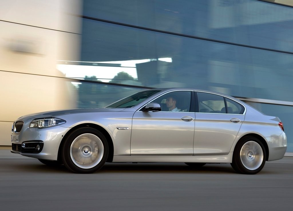 BMW 5 SERIES SEDAN, foto 83