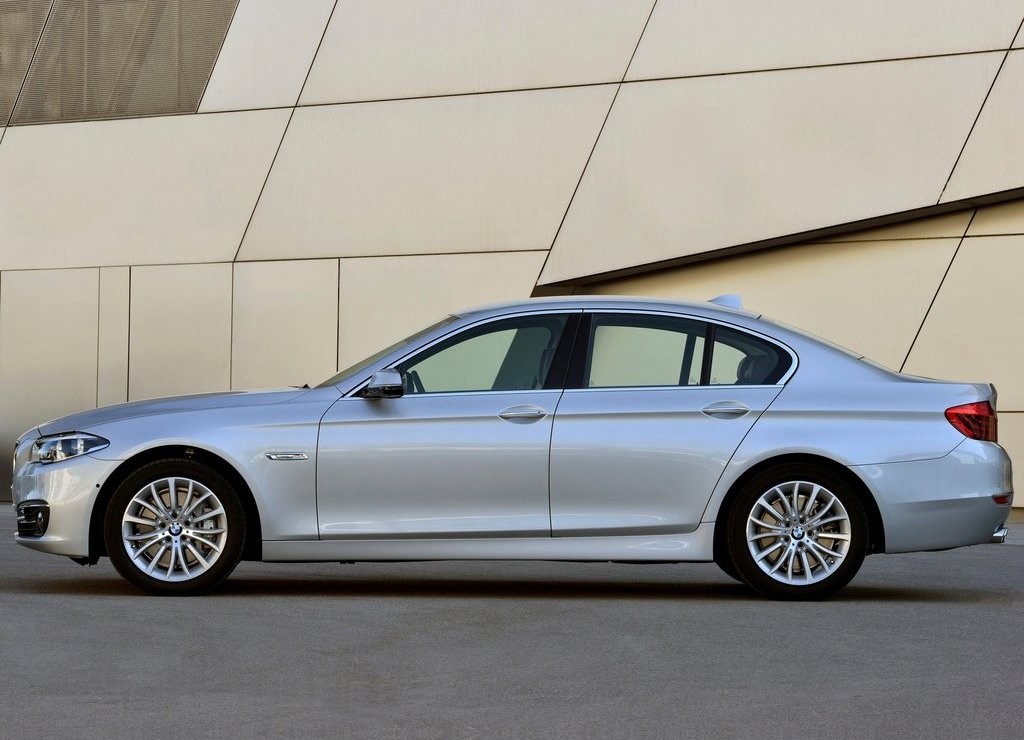 BMW 5 SERIES SEDAN, foto 84