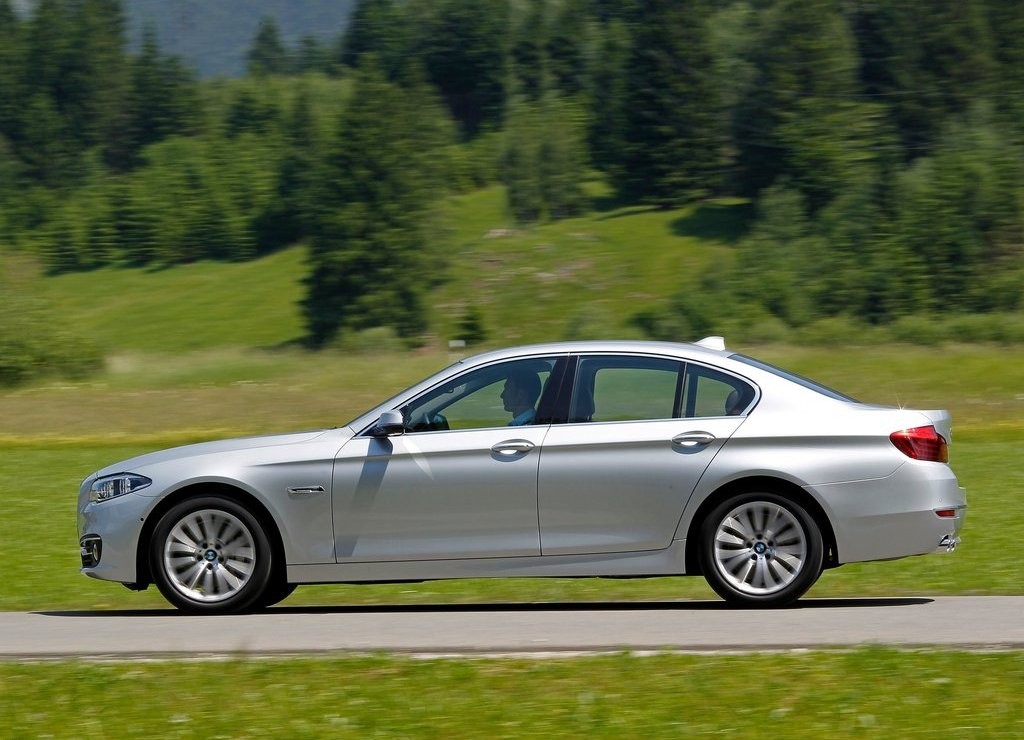 BMW 5 SERIES SEDAN, foto 85