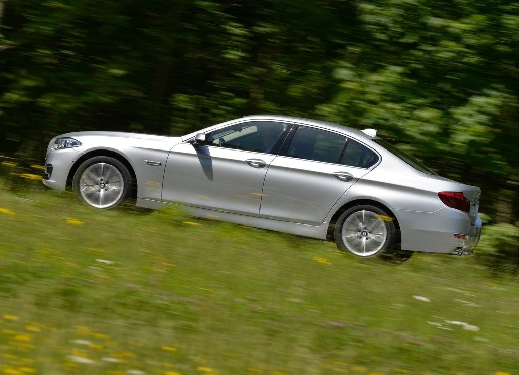 BMW 5 SERIES SEDAN, foto 86