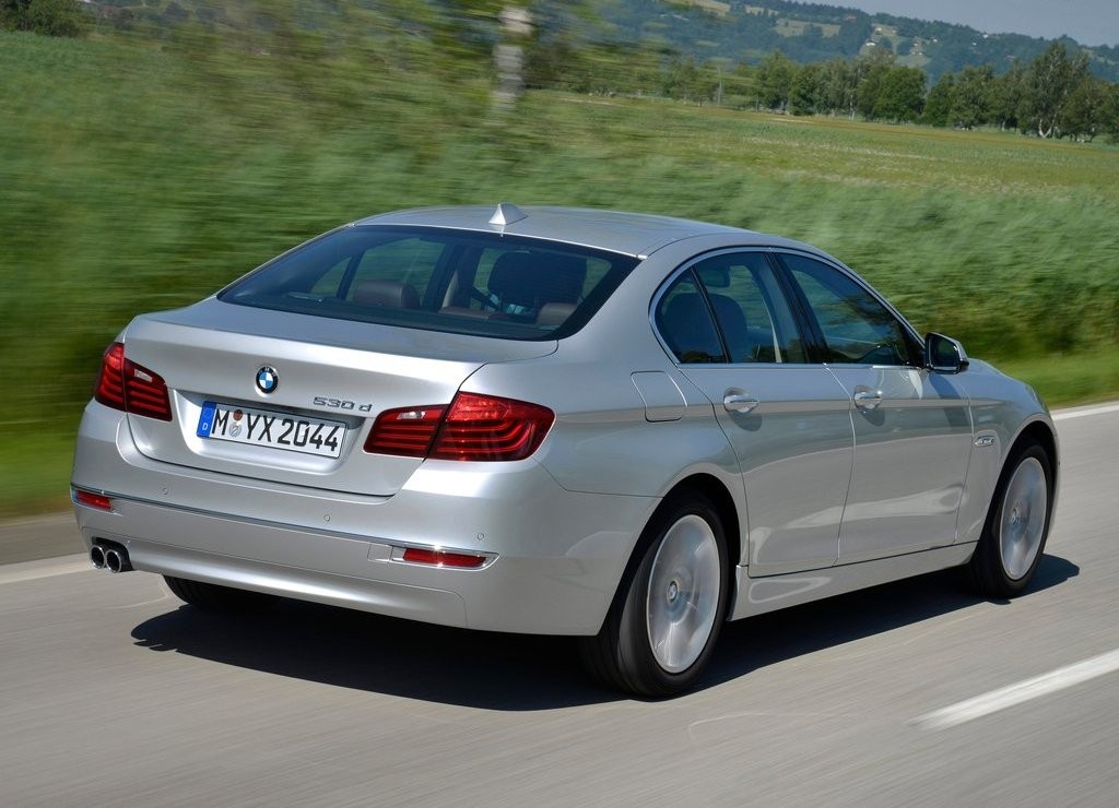 BMW 5 SERIES SEDAN, foto 90