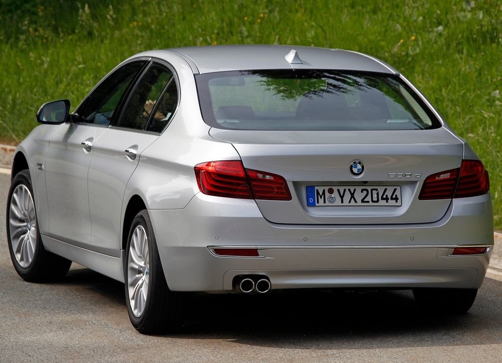 BMW 5 SERIES SEDAN, foto 92