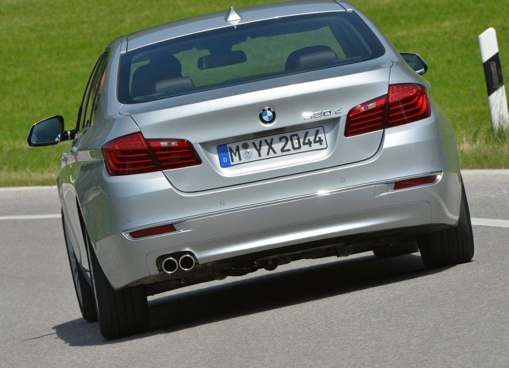 BMW 5 SERIES SEDAN, foto 102