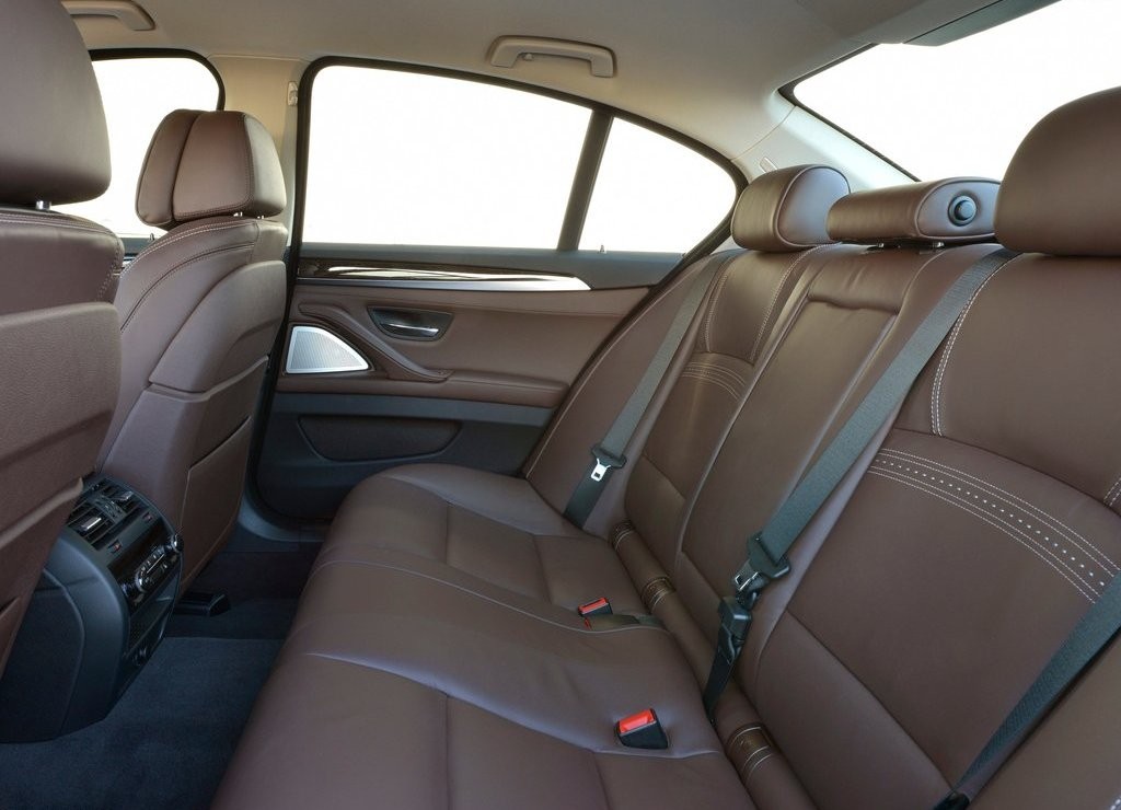 BMW 5 SERIES SEDAN, foto 126