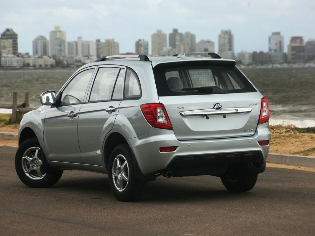 LIFAN X60, foto 2