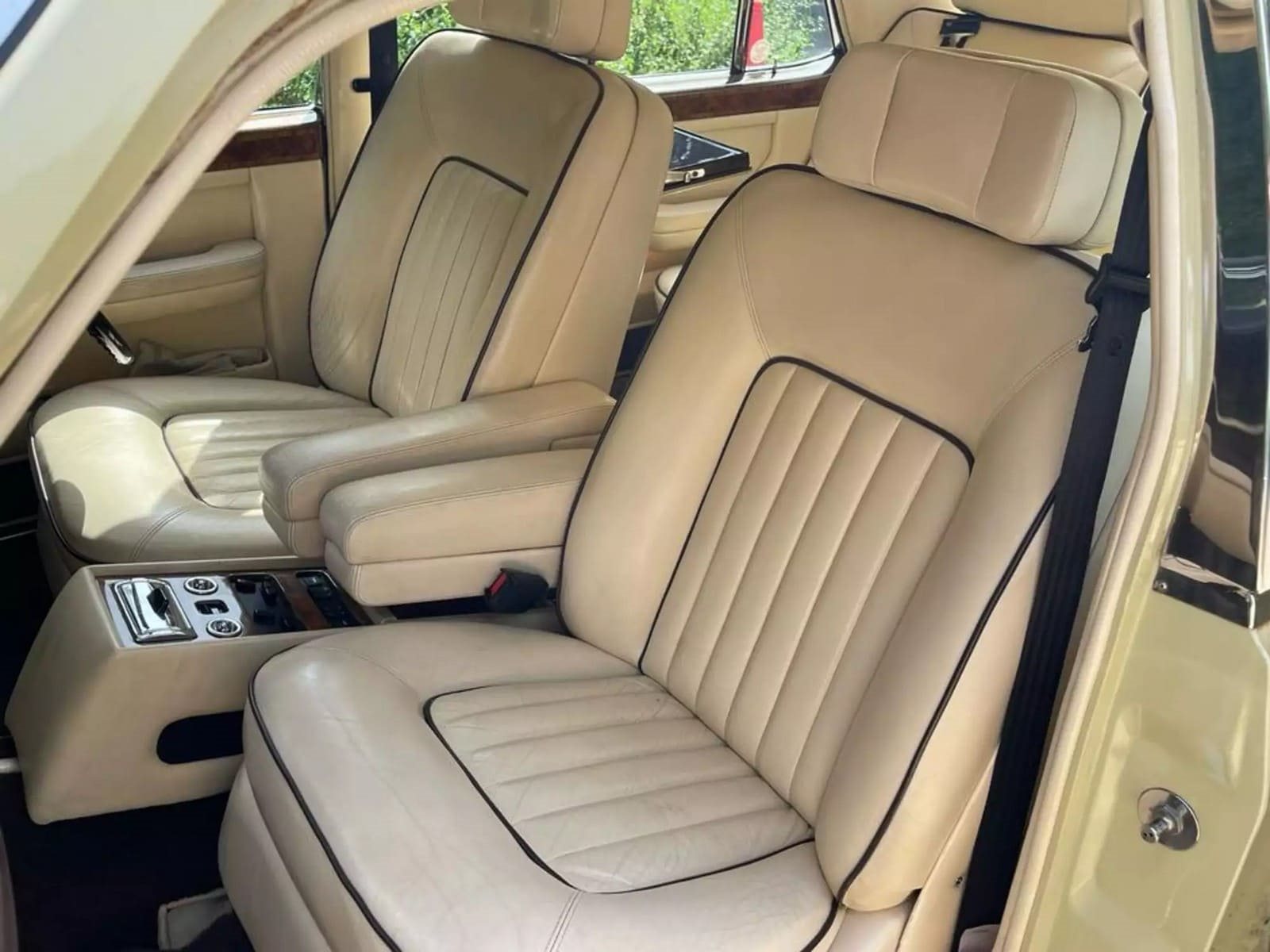 ROLLS-ROYCE SILVER SPUR MAGNOLIA BEIGE, foto 26