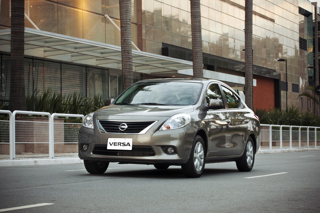 2014 - NISSAN VERSA, foto 1