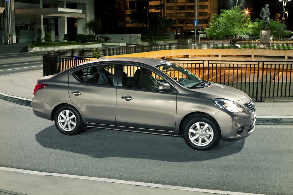 2014 - NISSAN VERSA, foto 3