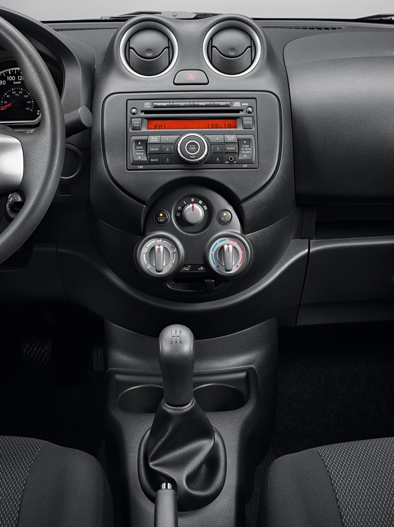2014 - NISSAN VERSA, foto 10