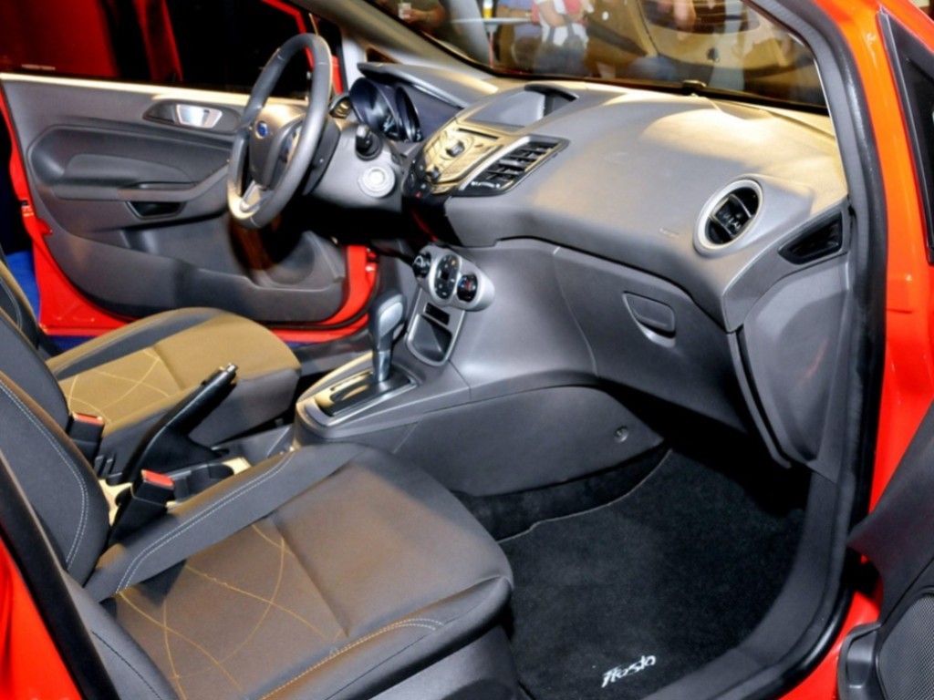 FORD NEW FIESTA, foto 8