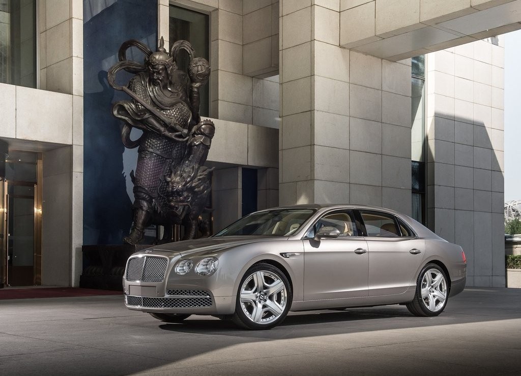 BENTLEY FLYING SPUR, foto 4