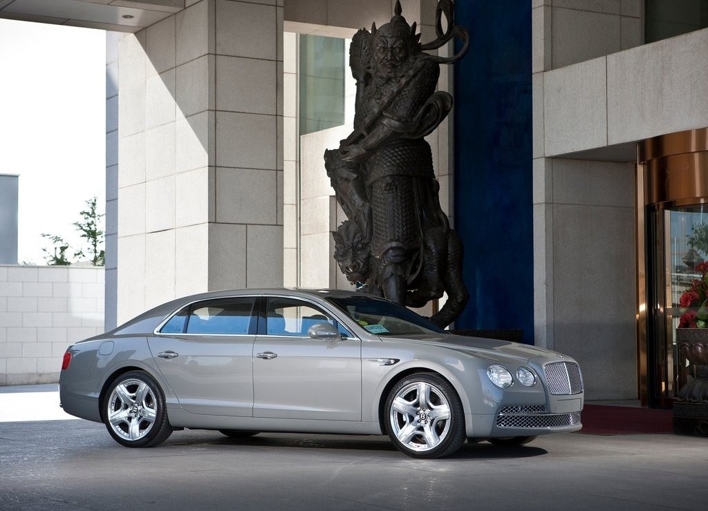 BENTLEY FLYING SPUR, foto 14