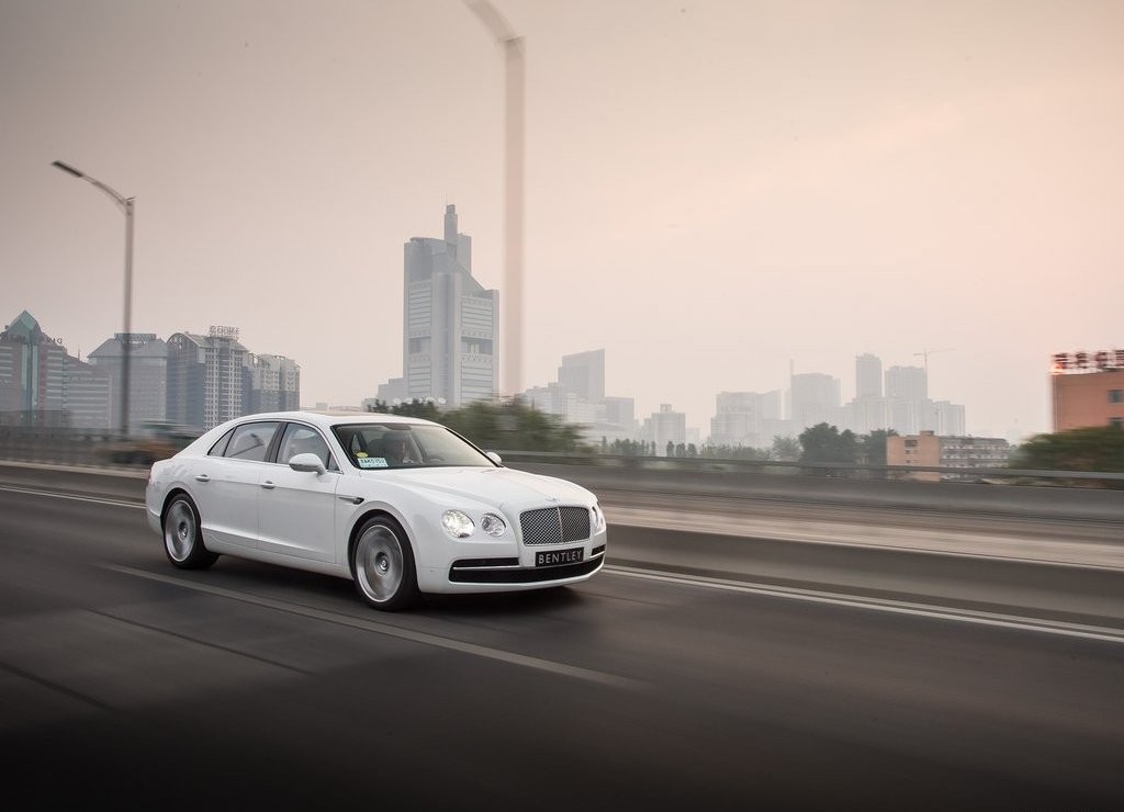 BENTLEY FLYING SPUR, foto 19