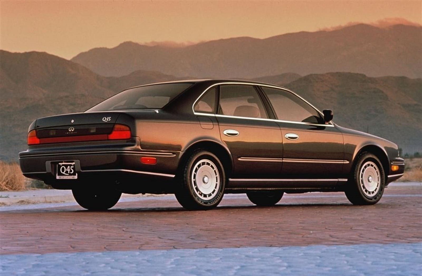 1990 - INFINITI Q45, foto 2