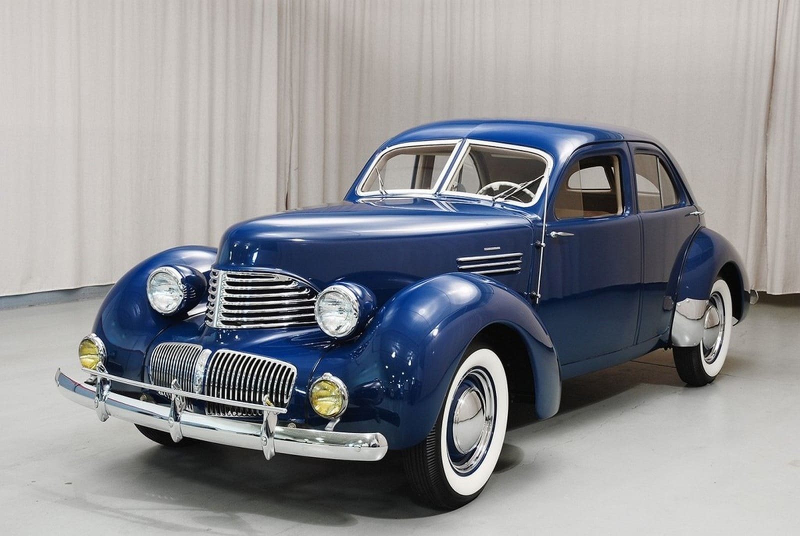 GRAHAM-PAIGE HOLLYWOOD SEDAN, foto 1