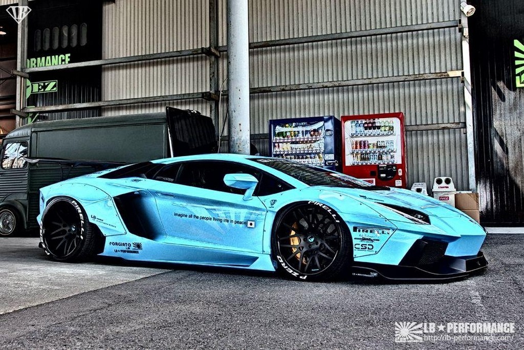 LAMBORGHINI AVENTADOR BY LIBERTY WALK, foto 1