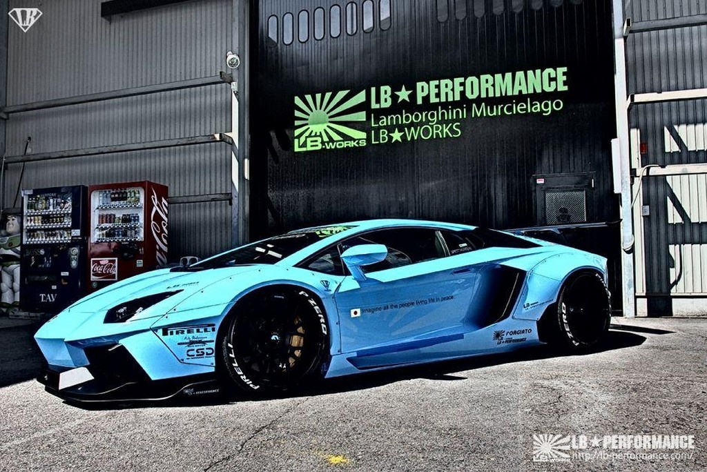LAMBORGHINI AVENTADOR BY LIBERTY WALK, foto 3