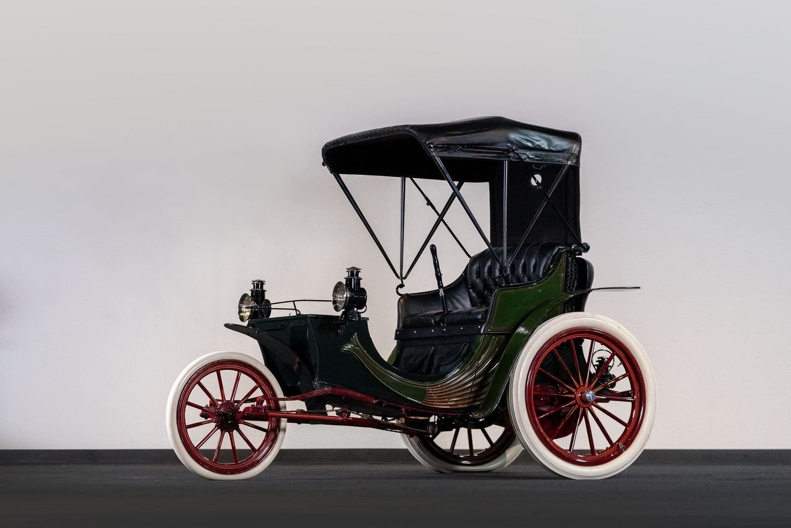 1903 - DURYEA THREE-WHEEL PHAETON, foto 1