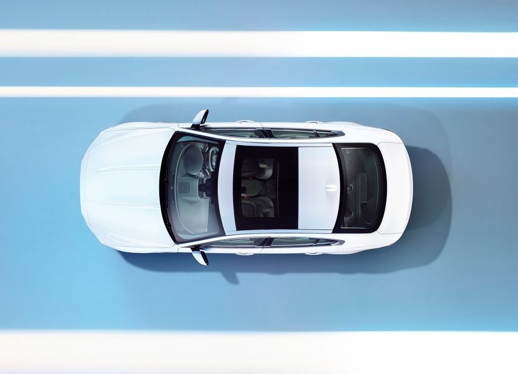 JAGUAR XE, foto 160