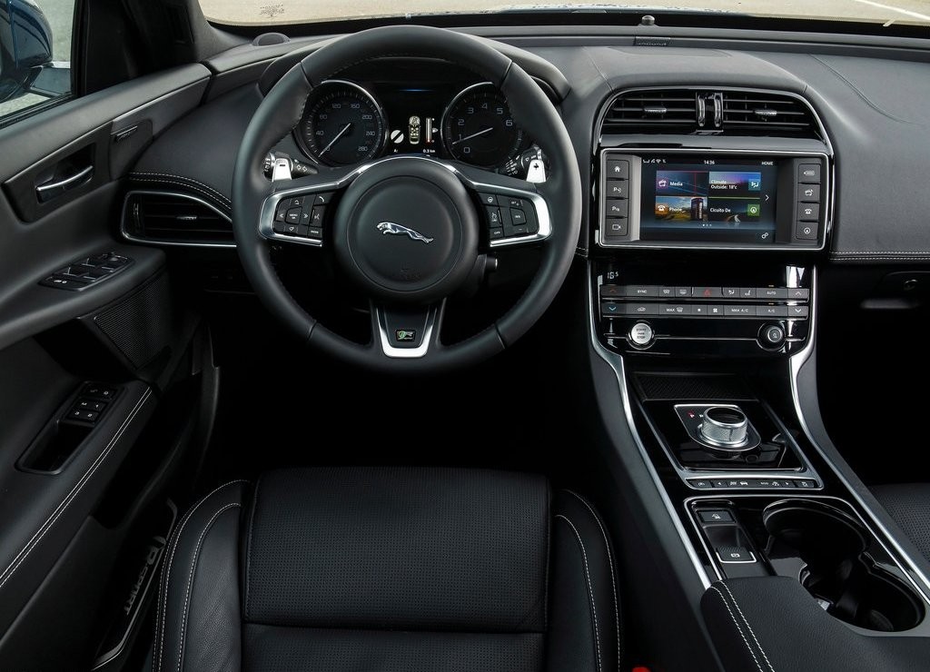 JAGUAR XE, foto 179