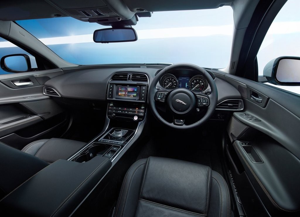 JAGUAR XE, foto 180