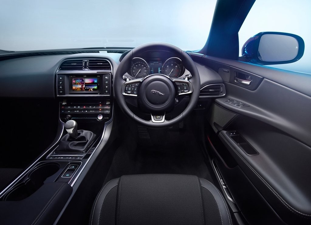 JAGUAR XE, foto 181