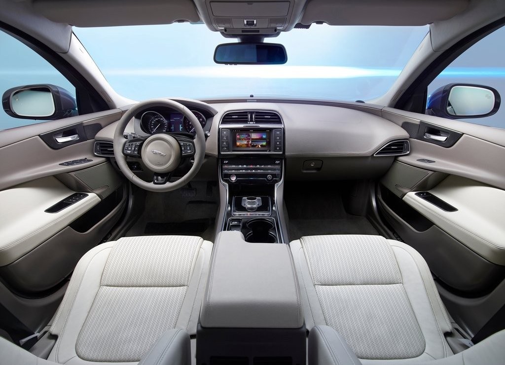 JAGUAR XE, foto 183