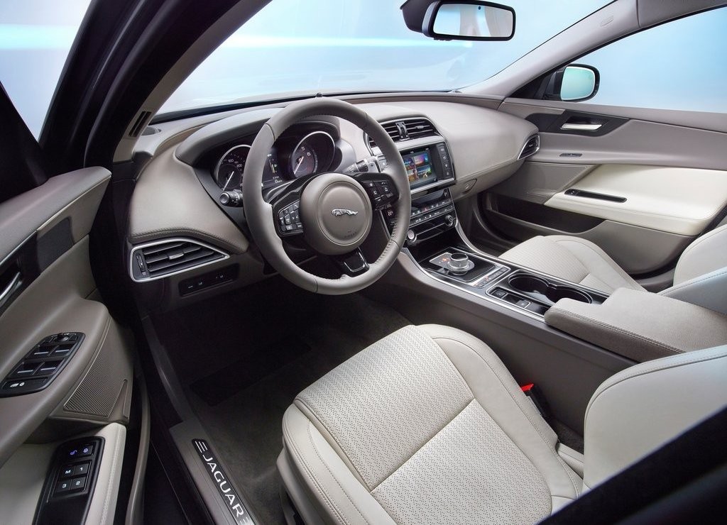 JAGUAR XE, foto 185
