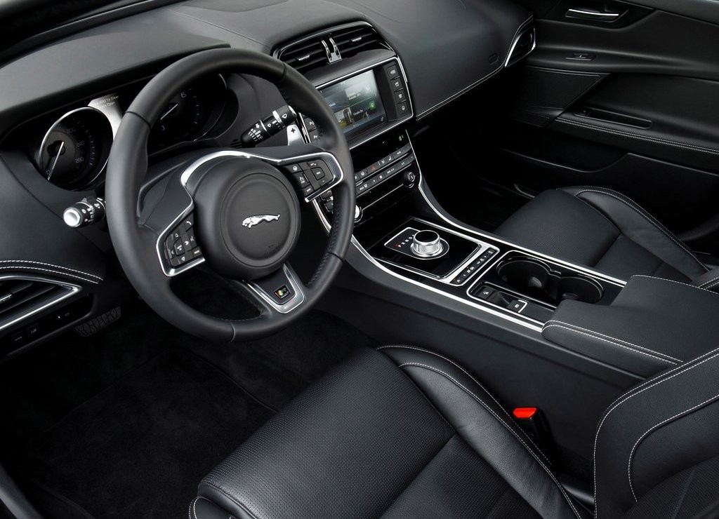 JAGUAR XE, foto 187