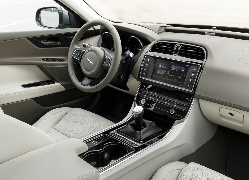 JAGUAR XE, foto 188