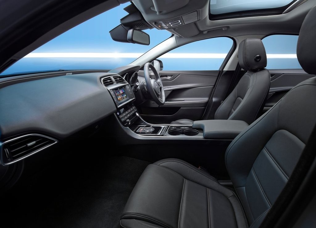 JAGUAR XE, foto 193