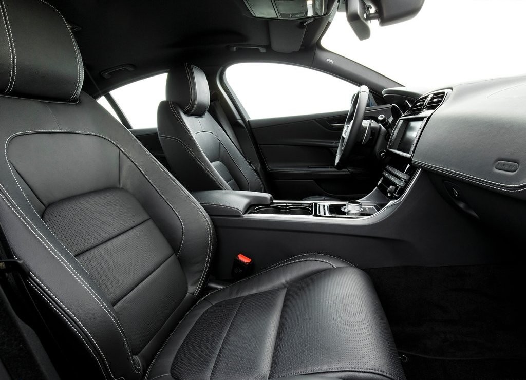 JAGUAR XE, foto 194