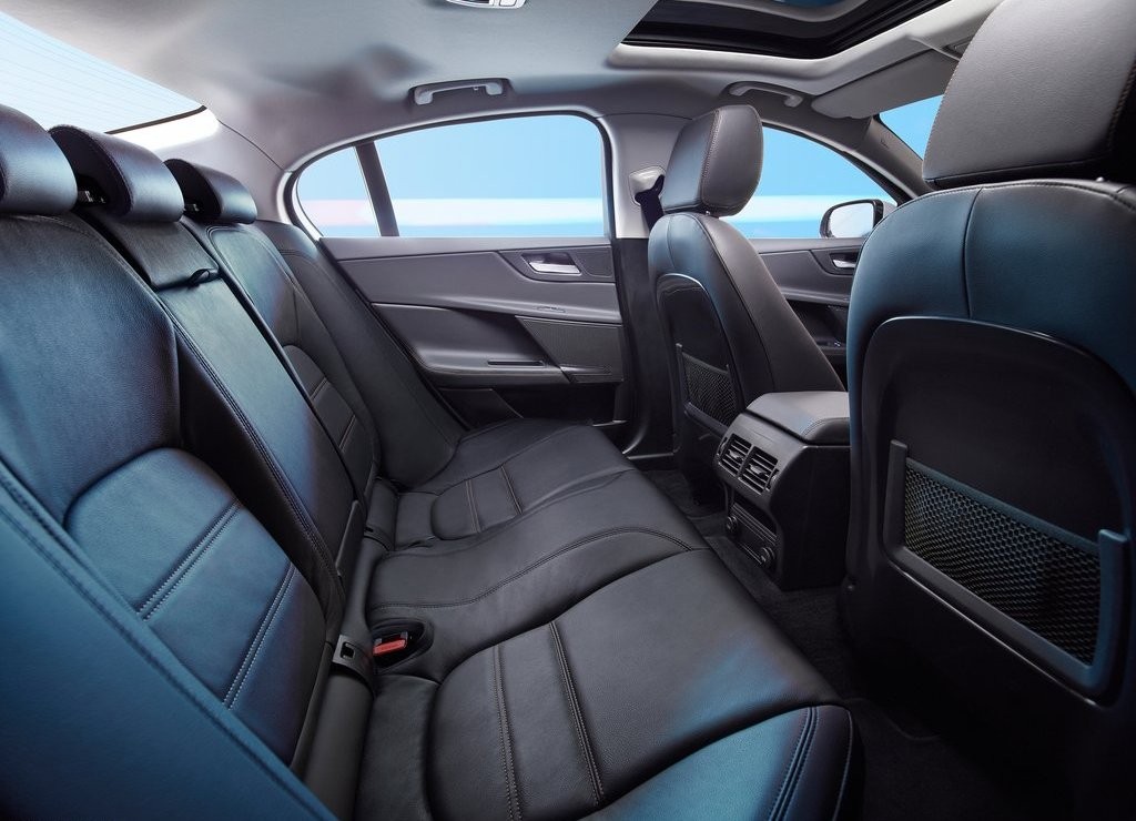 JAGUAR XE, foto 196