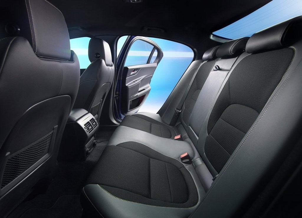 JAGUAR XE, foto 197