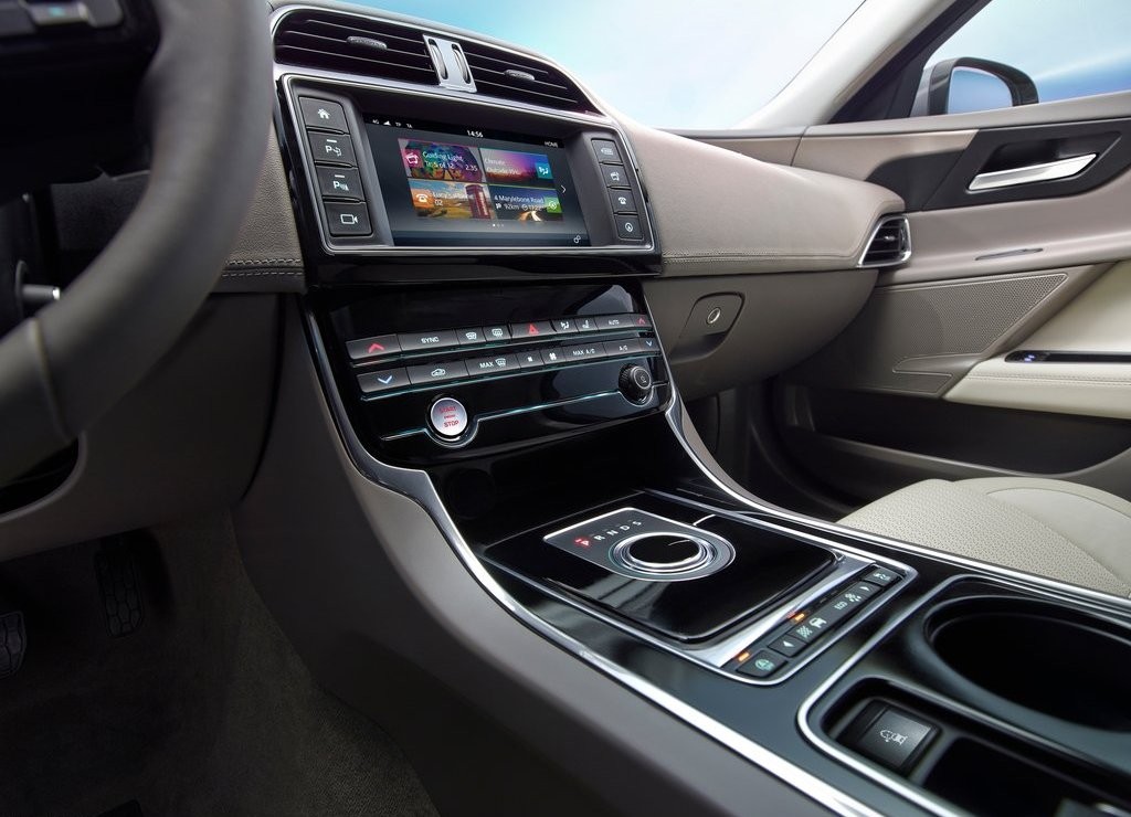 JAGUAR XE, foto 201