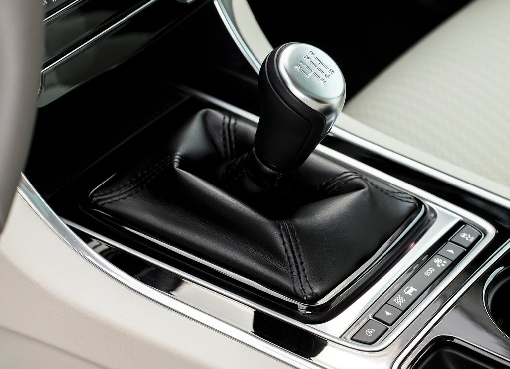 JAGUAR XE, foto 205