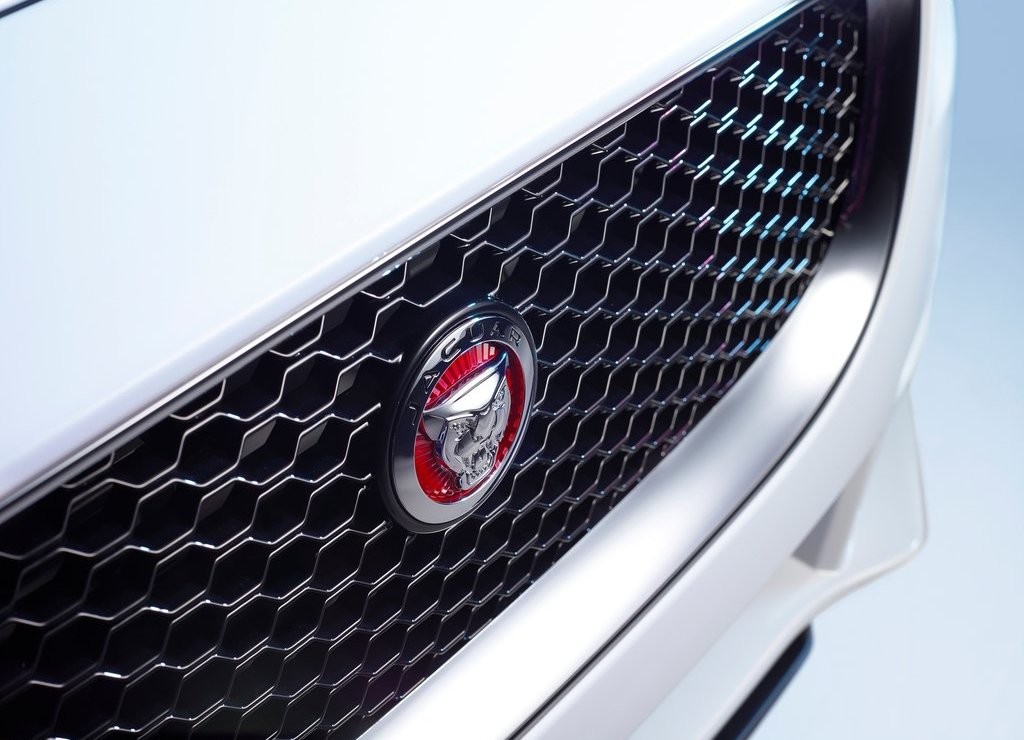 JAGUAR XE, foto 226