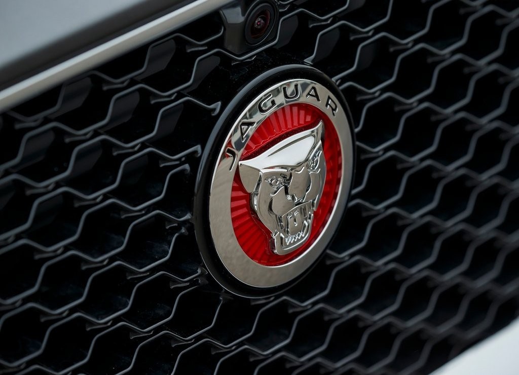 JAGUAR XE, foto 240