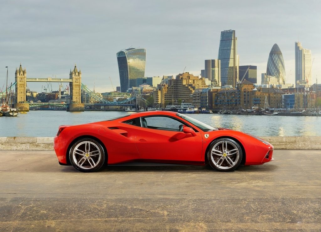 FERRARI F488 GTB, foto 17