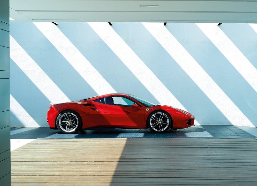 FERRARI F488 GTB, foto 18