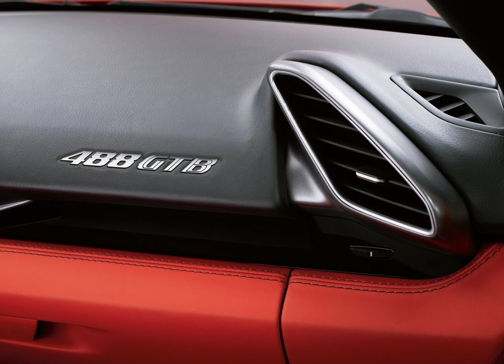 FERRARI F488 GTB, foto 38
