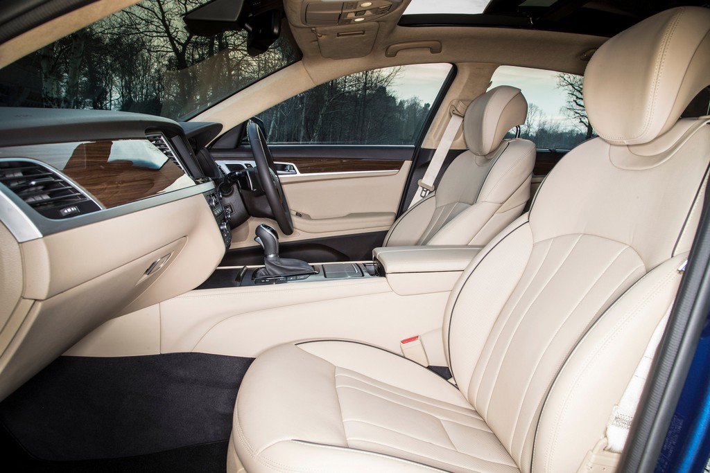 HYUNDAI GENESIS EXECUTIVE SALOON, foto 8
