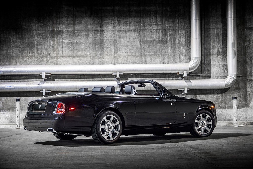 ROLLS-ROYCE PHANTOM DROPHEAD COUPE NIGHTHAWK, foto 2