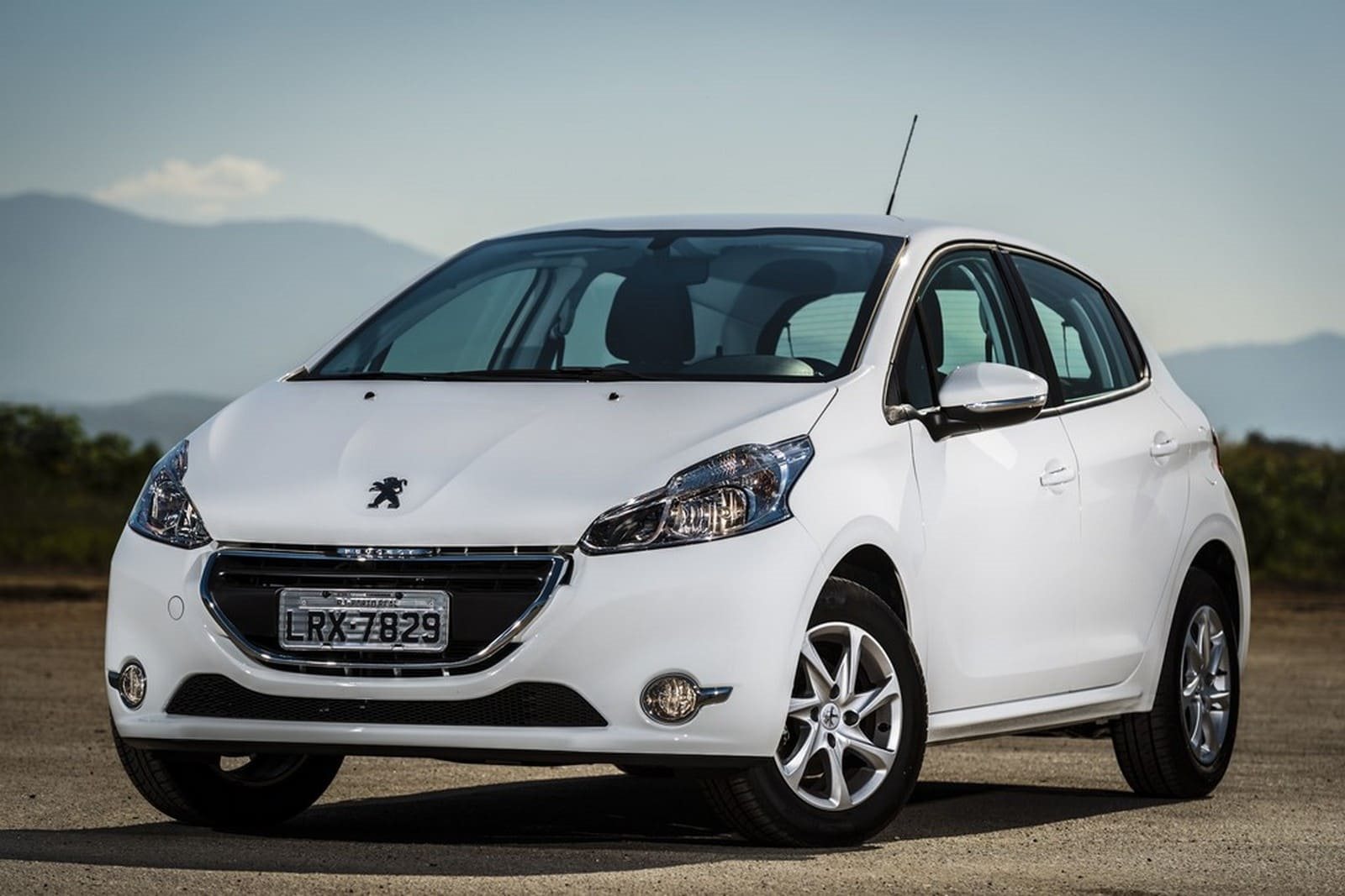PEUGEOT 208, foto 61