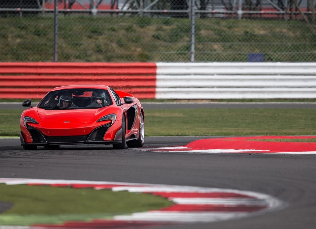 McLAREN 675LT, foto 39