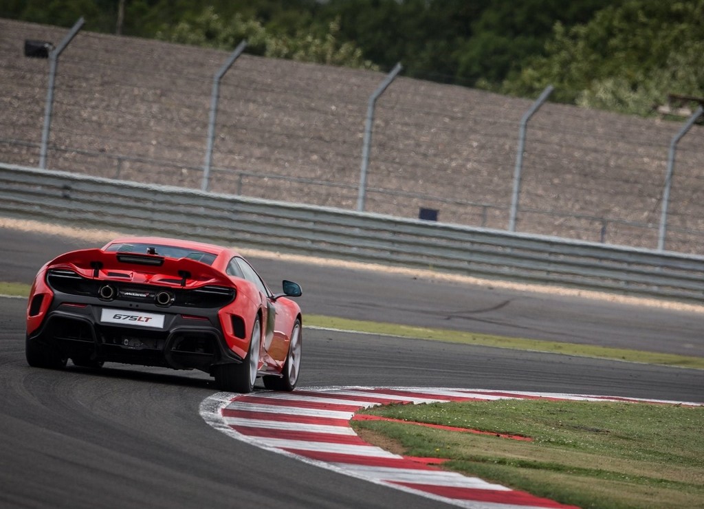 McLAREN 675LT, foto 102